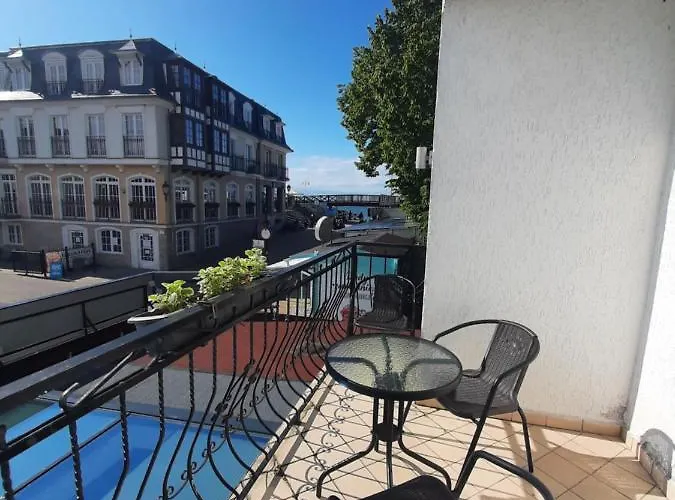 宾馆 拉法别墅 梅尔诺